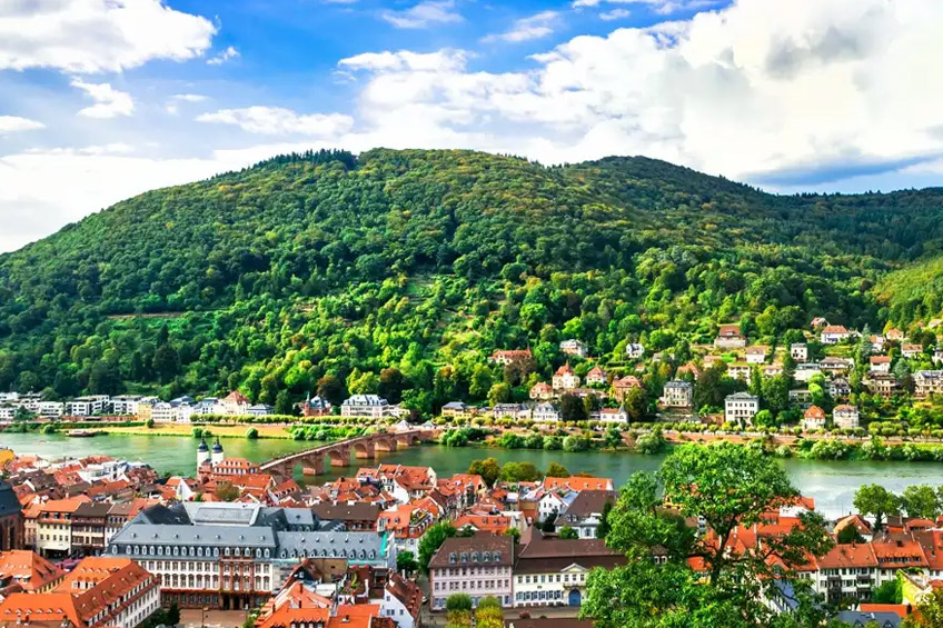 THE ROMANTIC RHINE VALLEY AND THE ROCK OF LORELEI